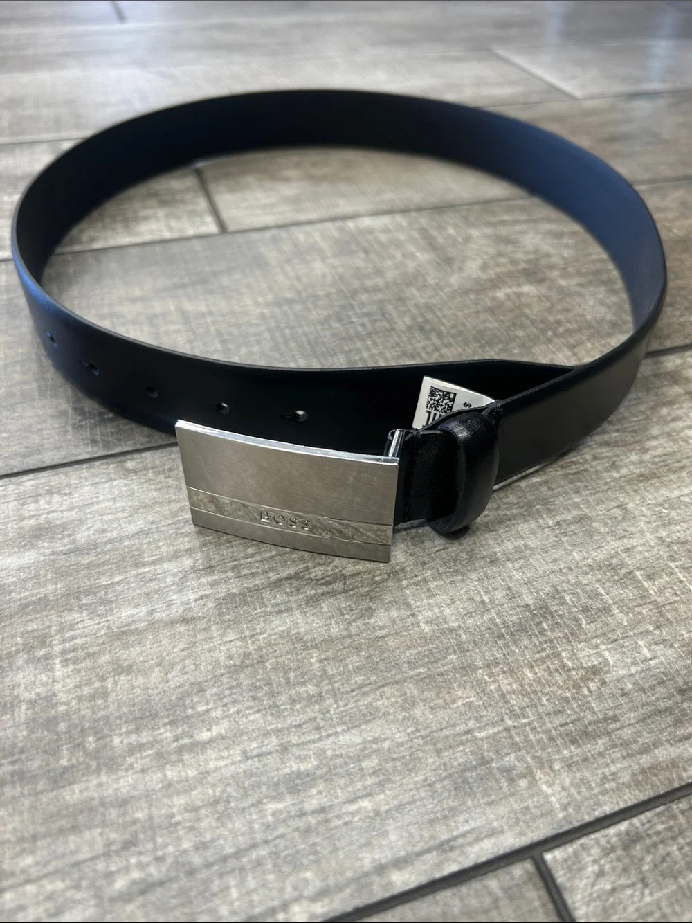 Hugo Boss Black Leather Belt with Brushed Silver Rectangular Buckle New Size 32